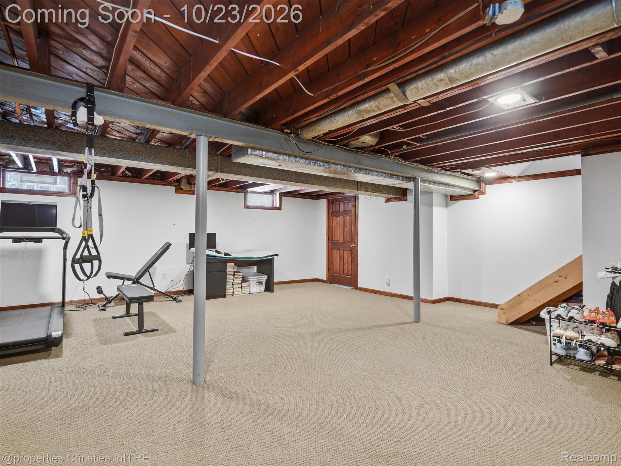 1112 E 4th ST