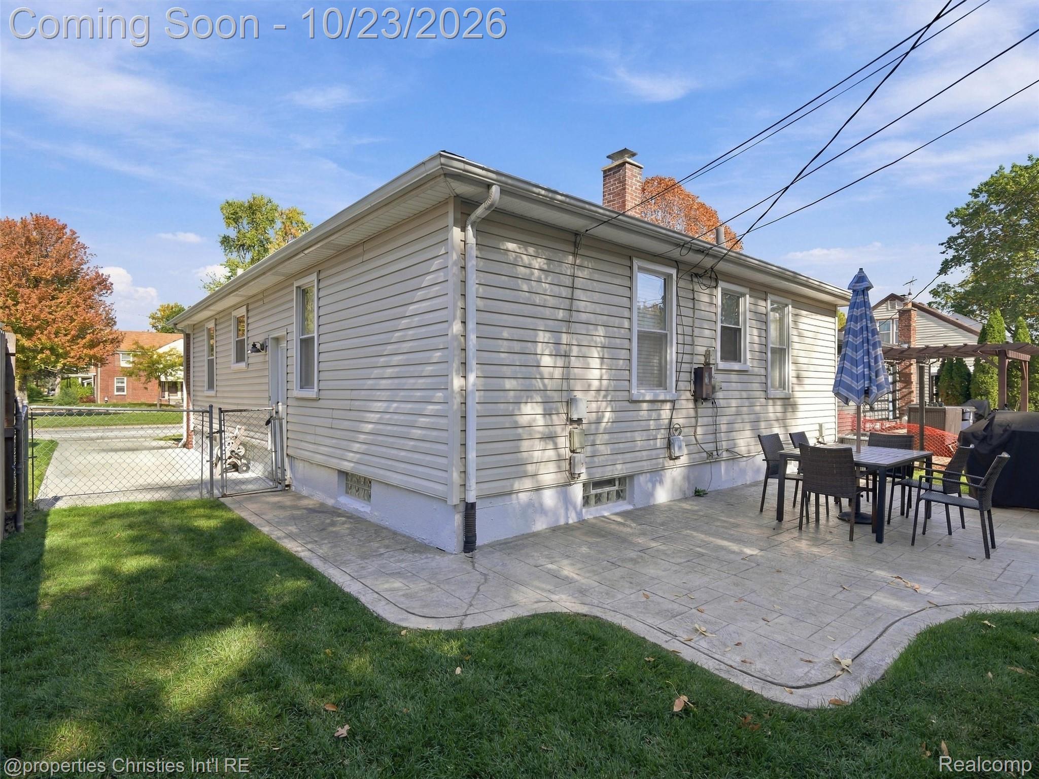 1112 E 4th ST