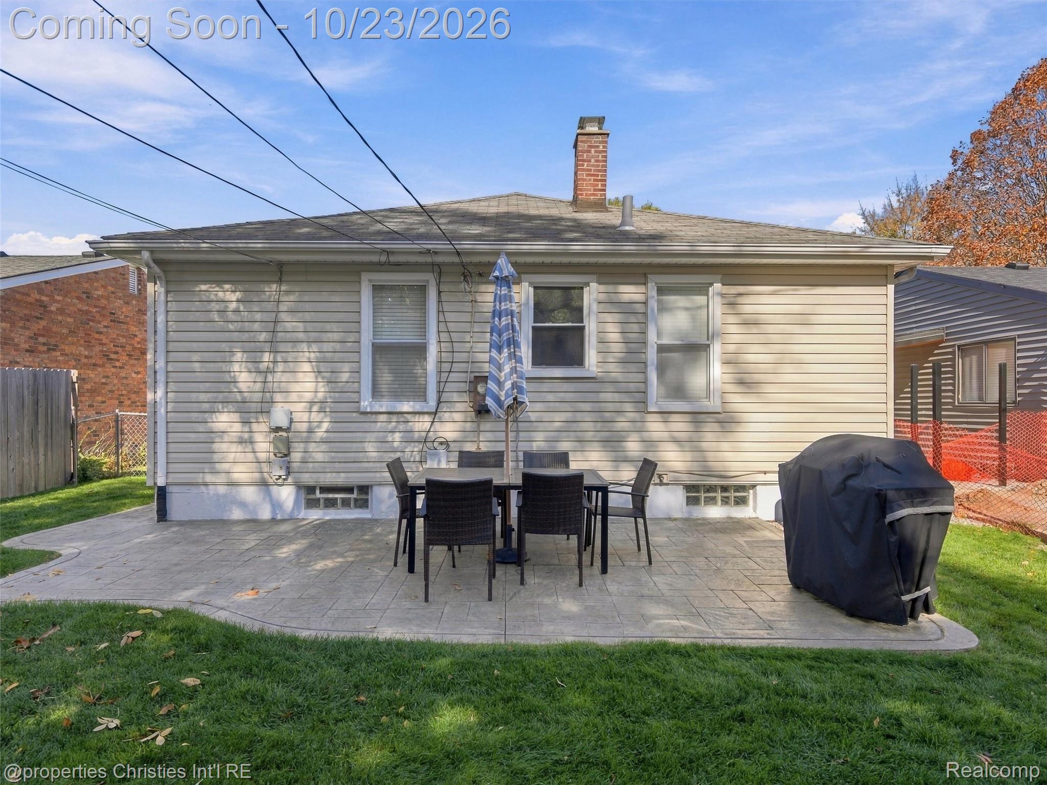 1112 E 4th ST