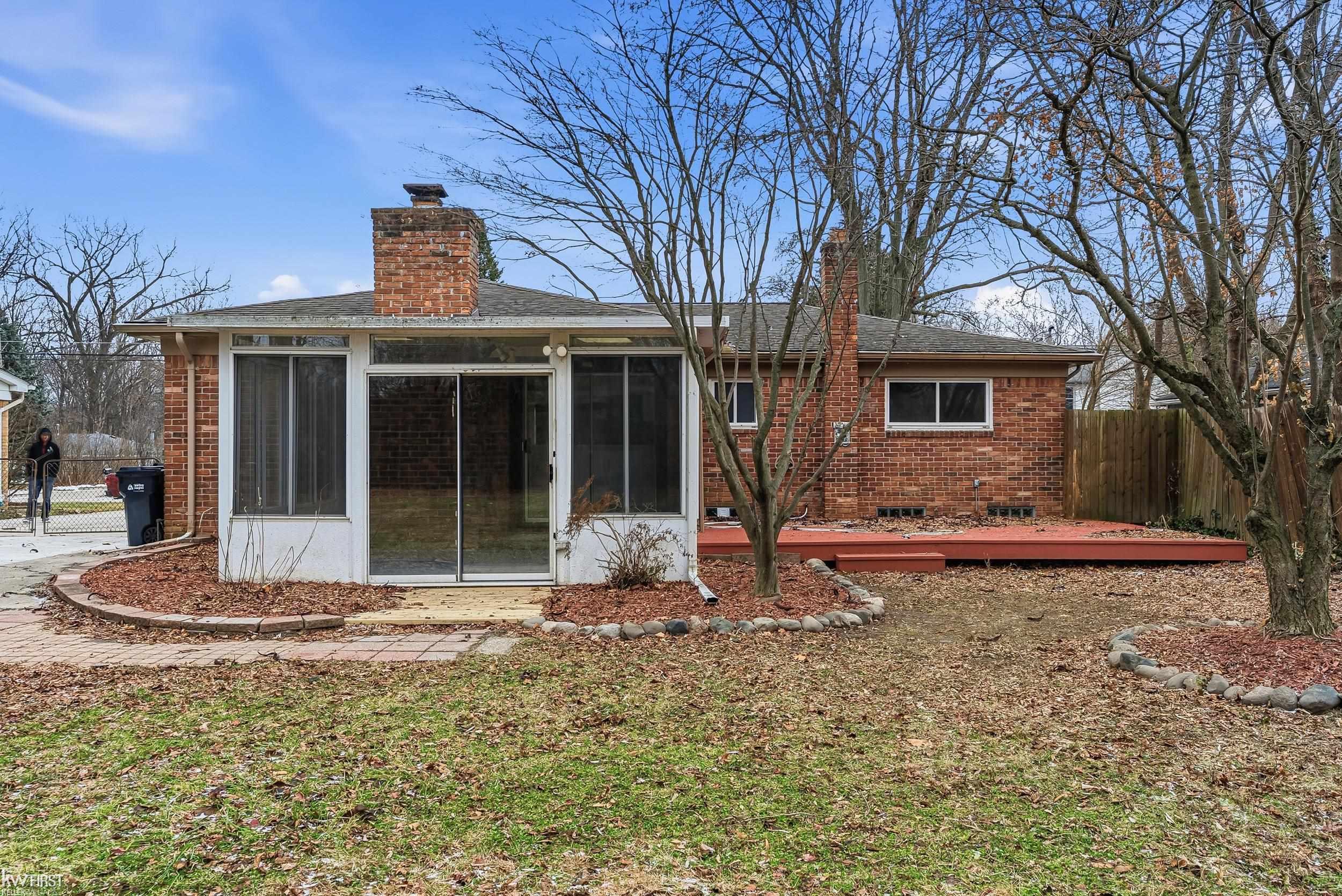 5093 Northlawn Drive