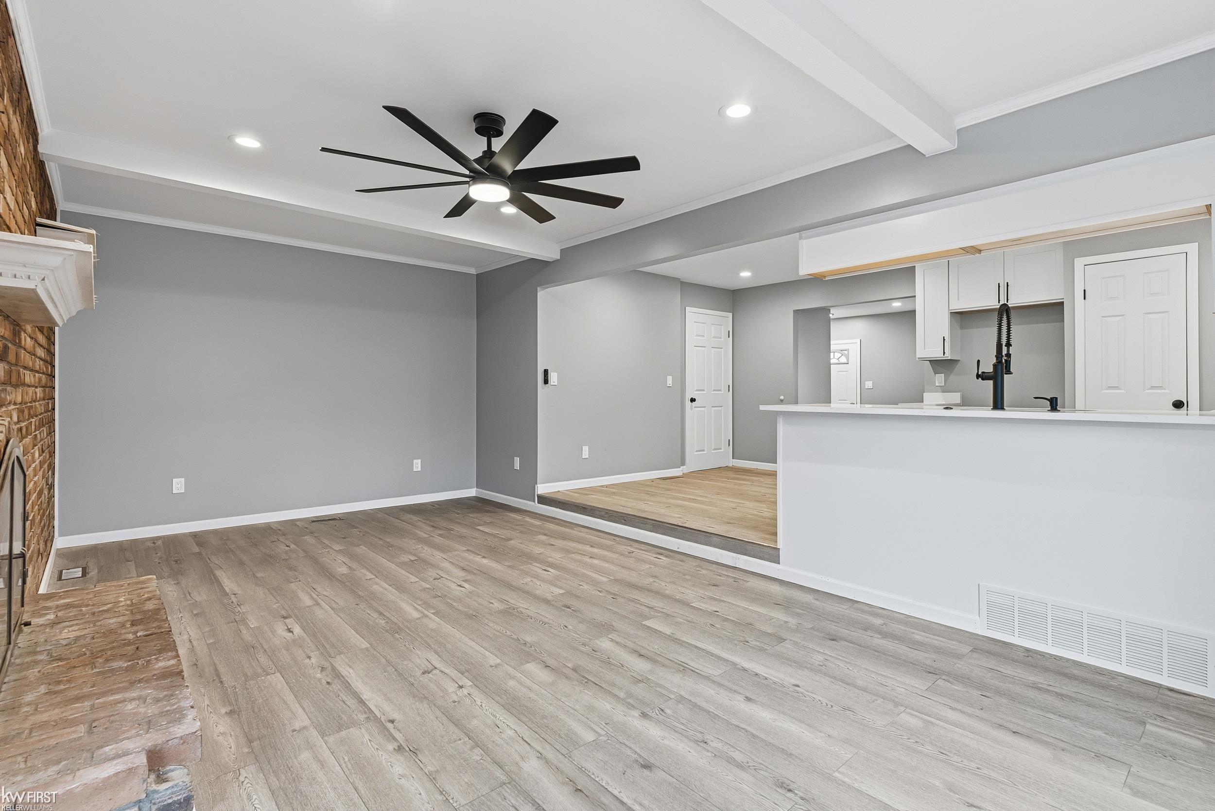 5093 Northlawn Drive