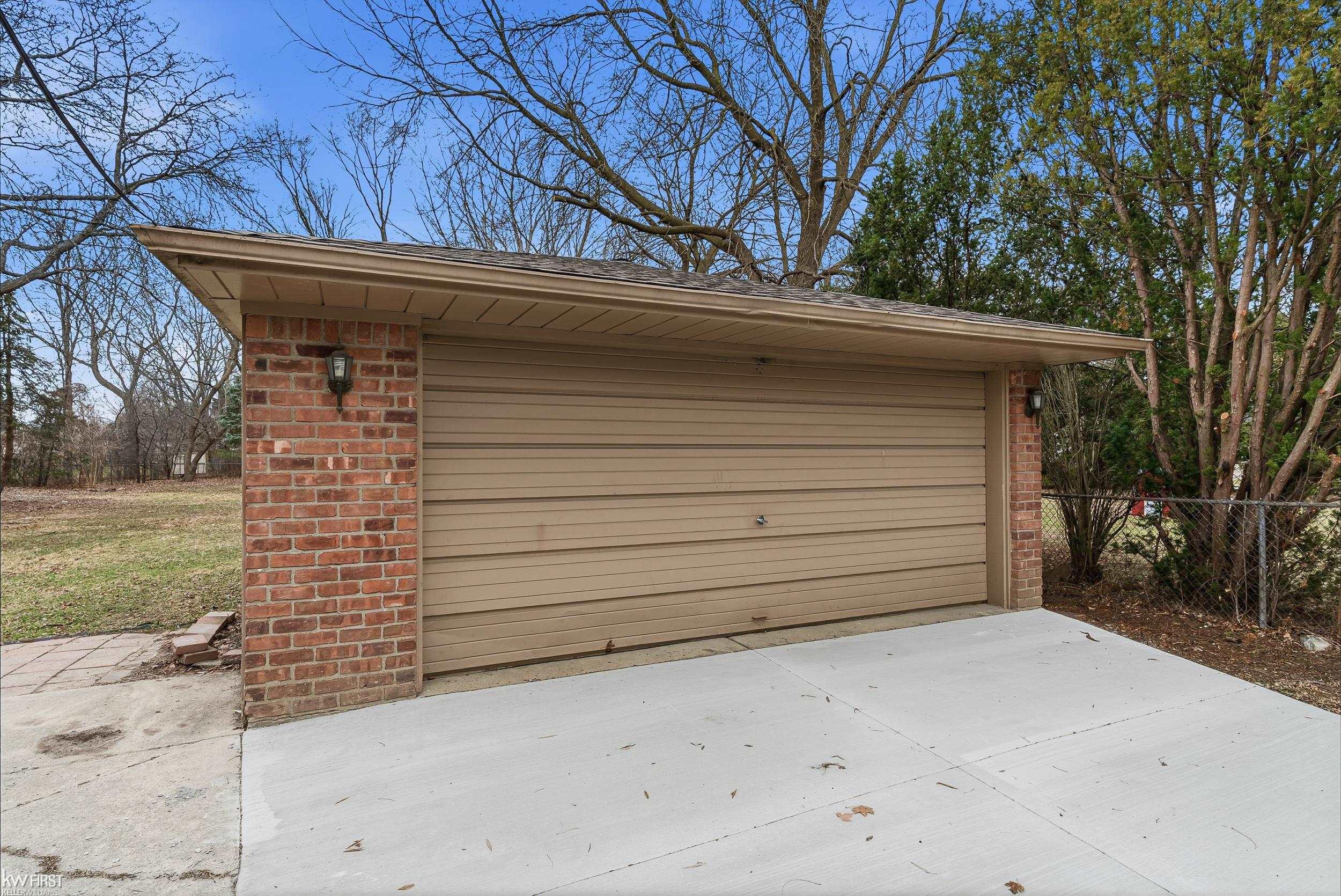 5093 Northlawn Drive
