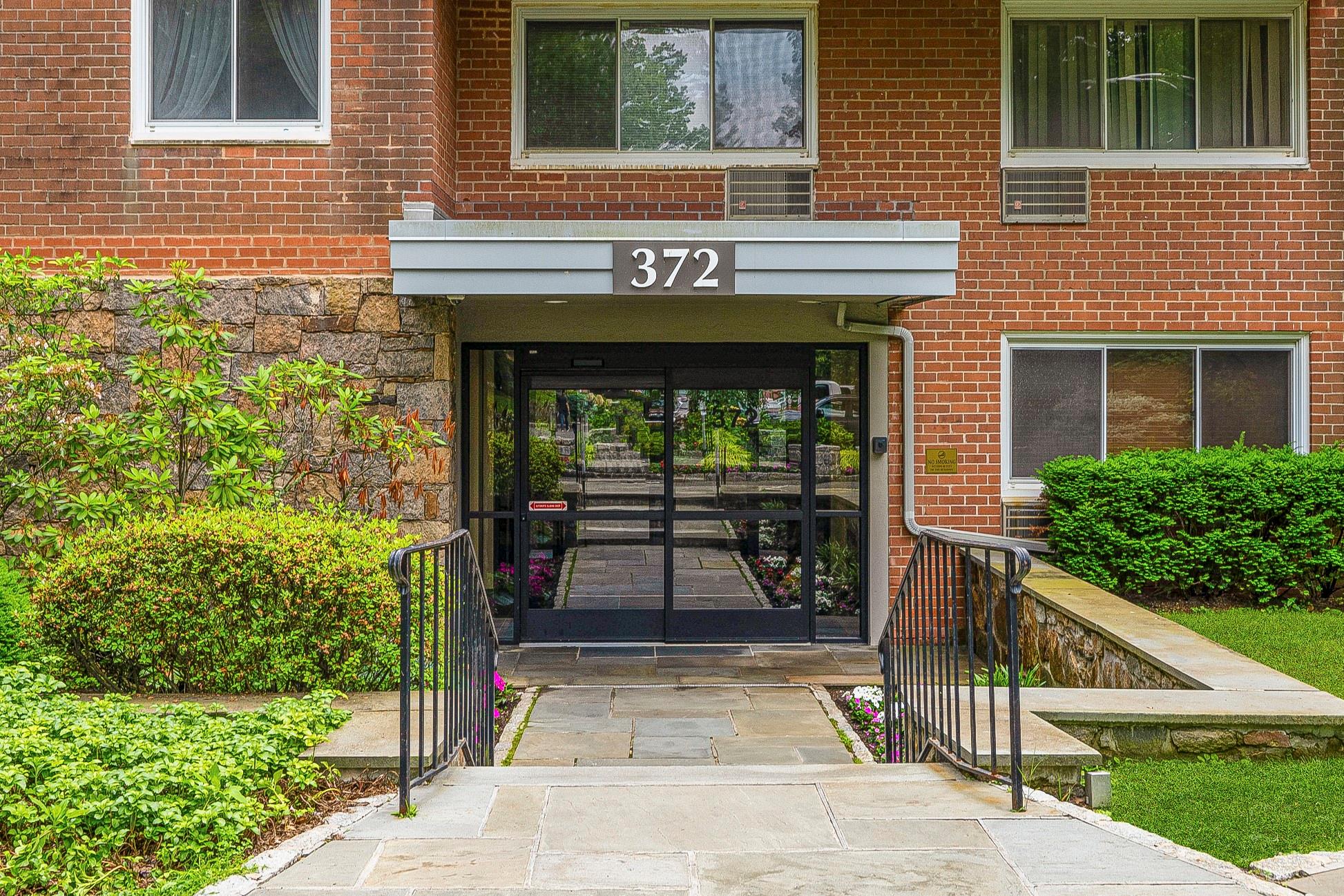 372 Central Park Avenue Unit: 1C