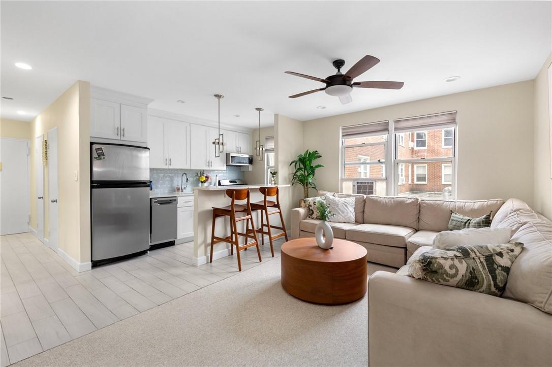 9 Bryant Crescent # 1M