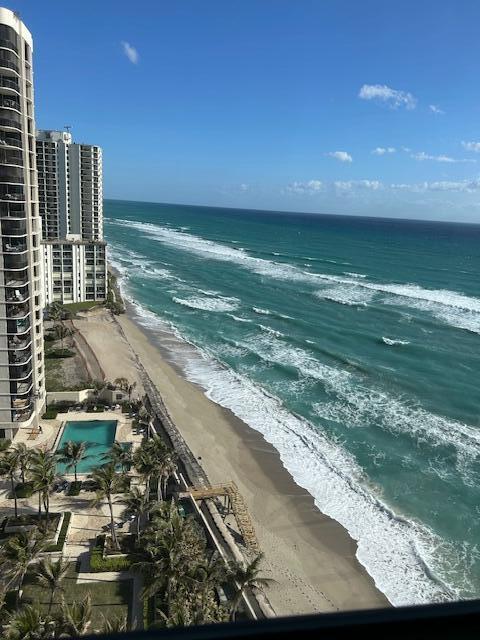 5380 N Ocean Drive 17e