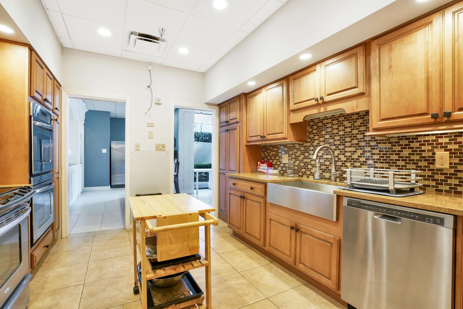 5380 N Ocean Drive 17e