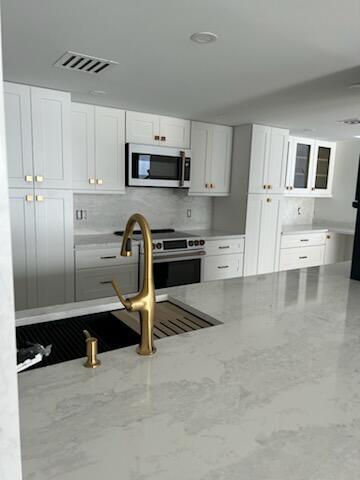 5380 N Ocean Drive 17e