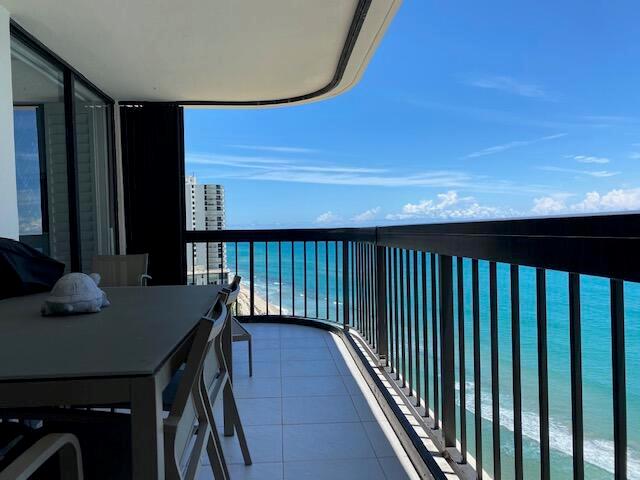 5380 N Ocean Drive 17e