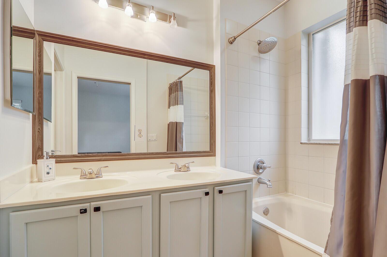 3215 Scarletta Drive