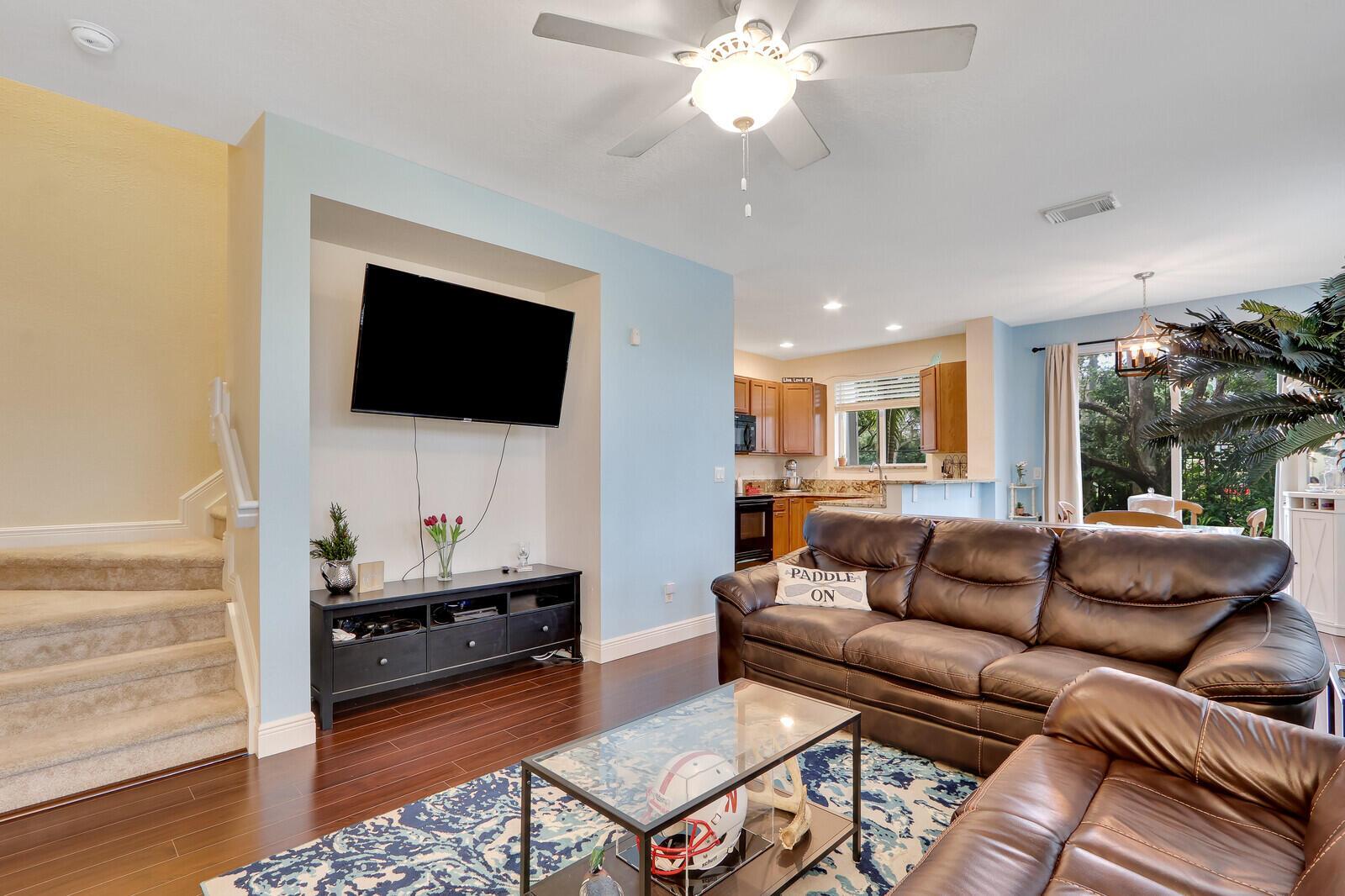 3215 Scarletta Drive