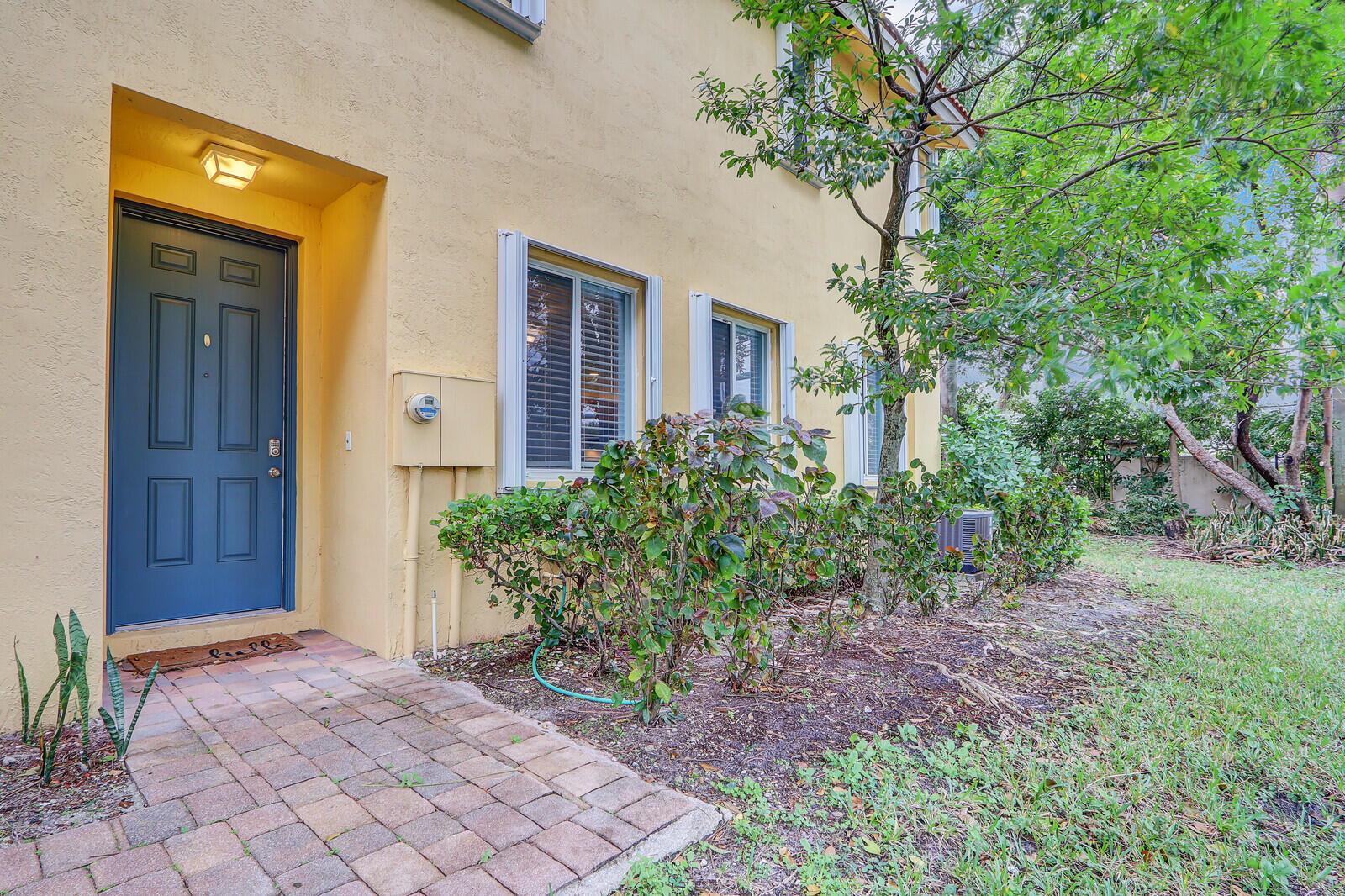 3215 Scarletta Drive