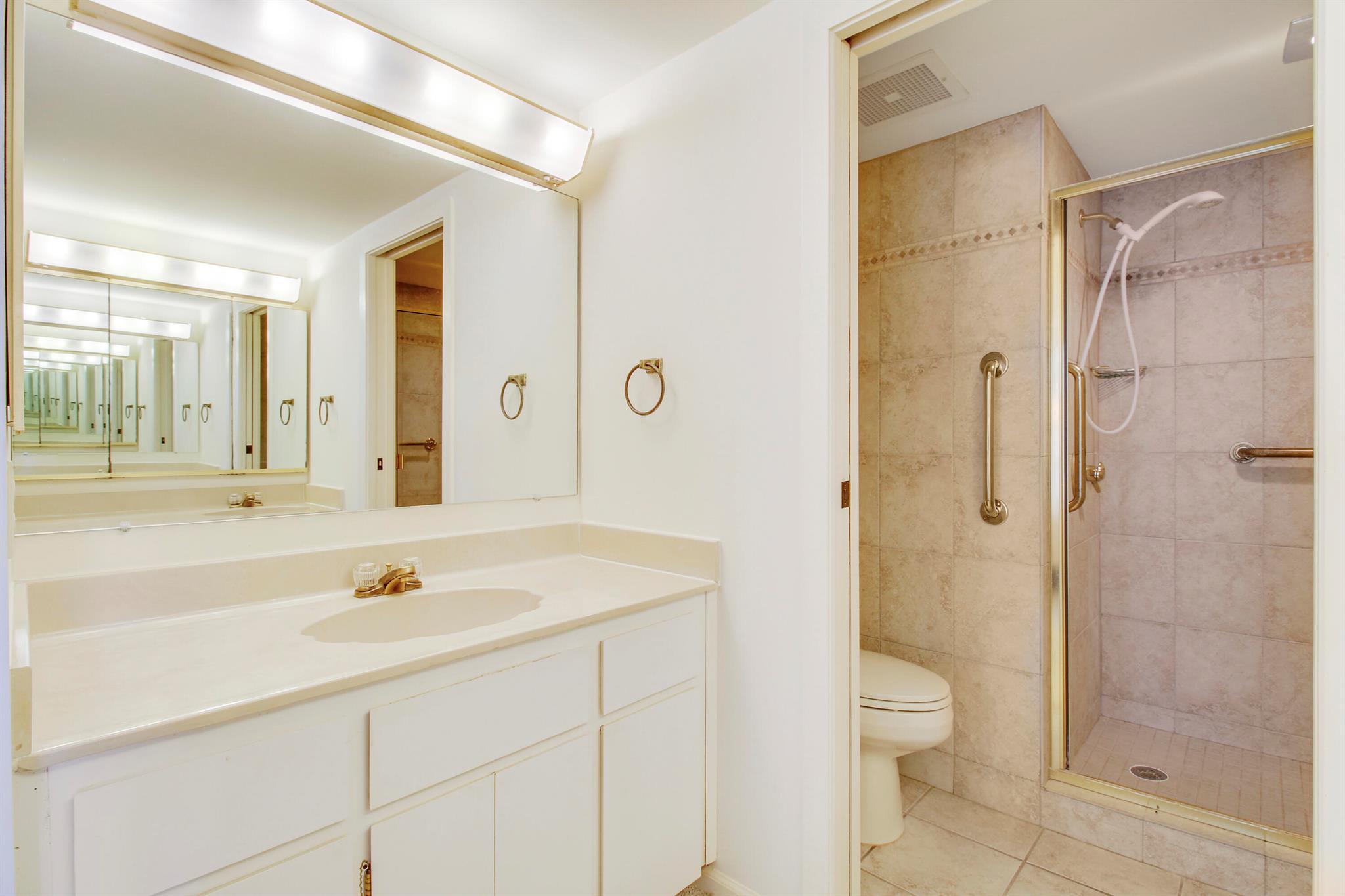 5460 N Ocean Drive 5b