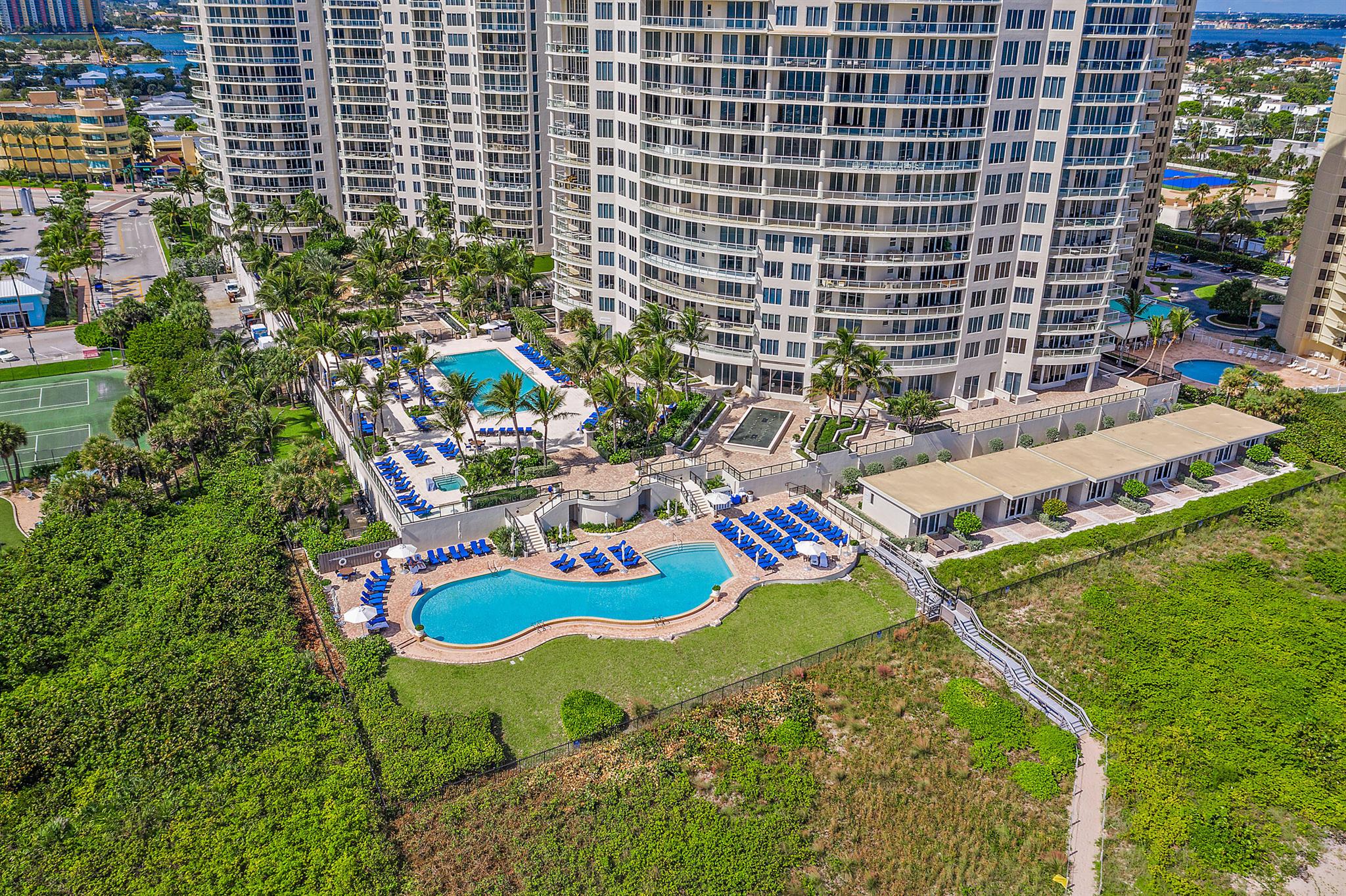 2700 N Ocean Drive 304a