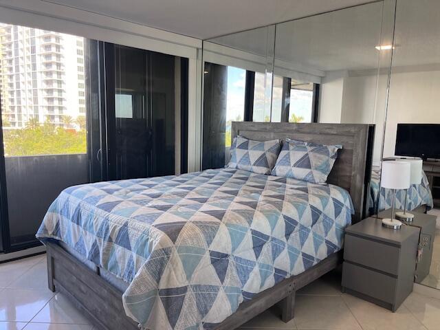 4200 N Ocean Drive 2-405