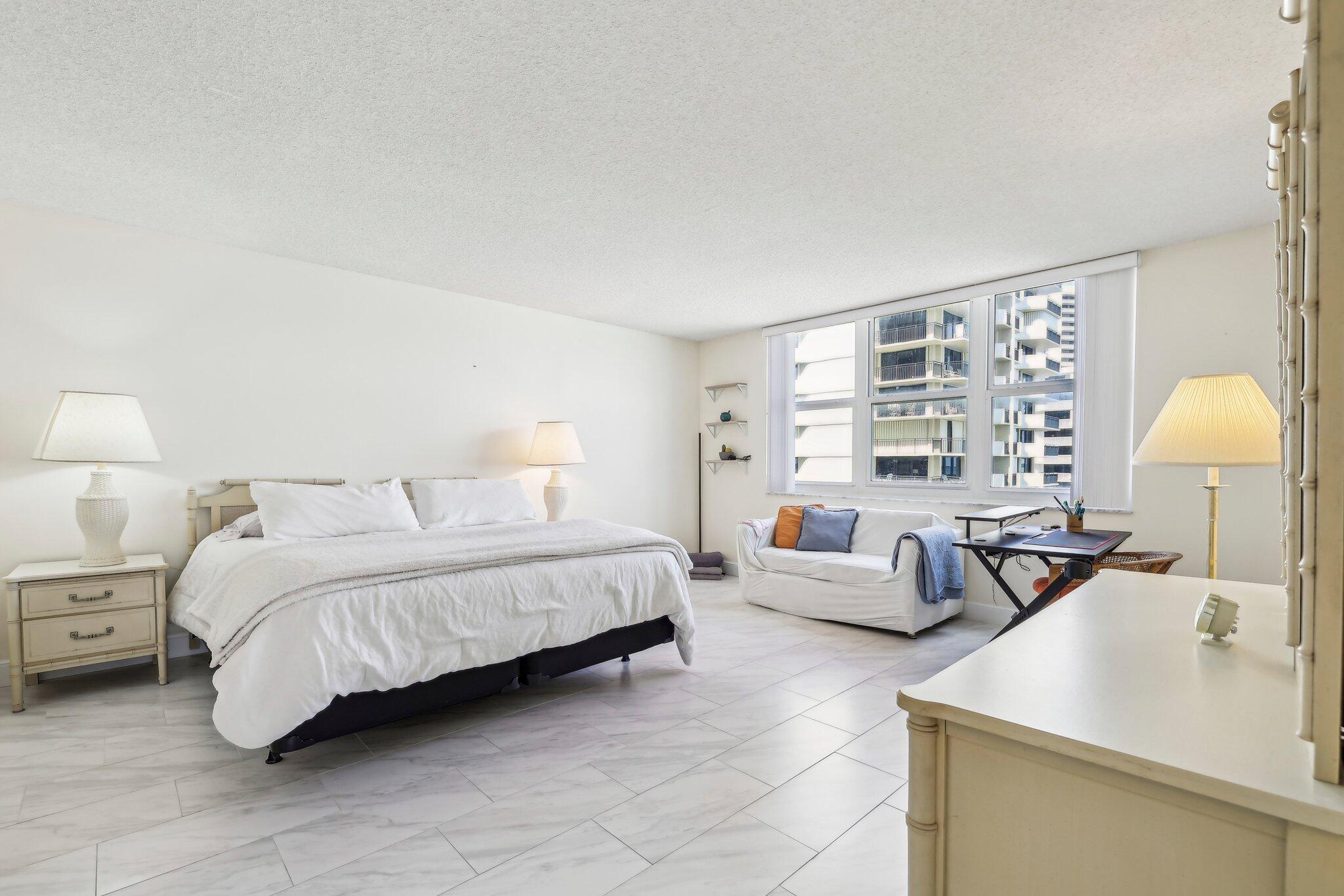 5440 N Ocean Drive 706