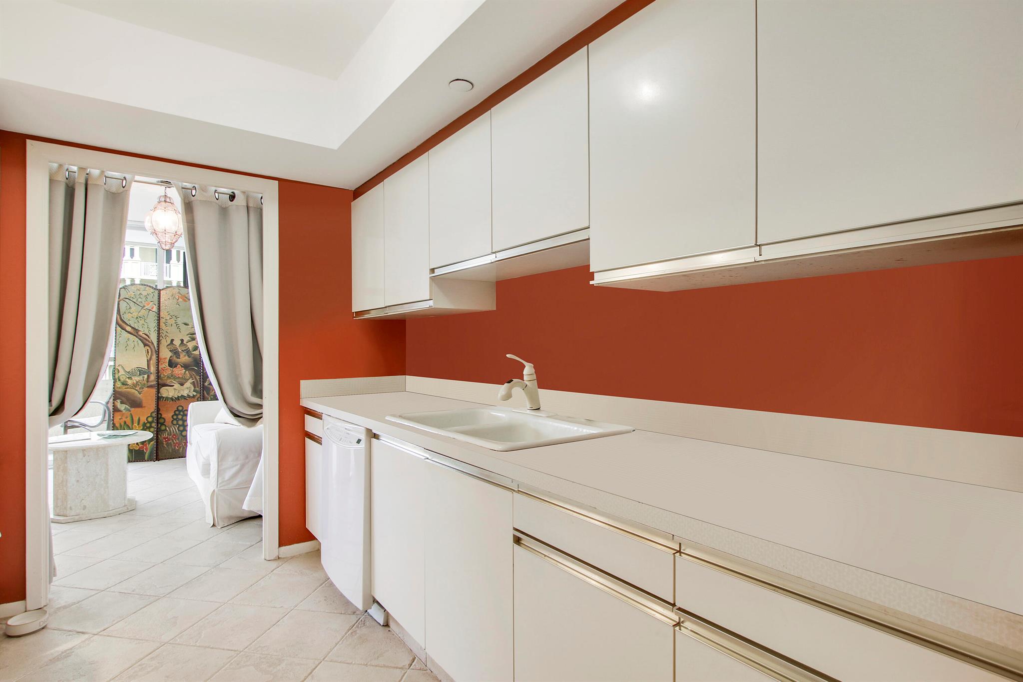 5280 N Ocean Drive 4d