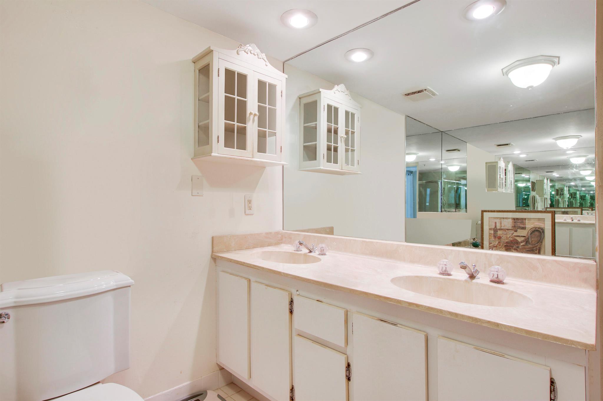 5280 N Ocean Drive 4d