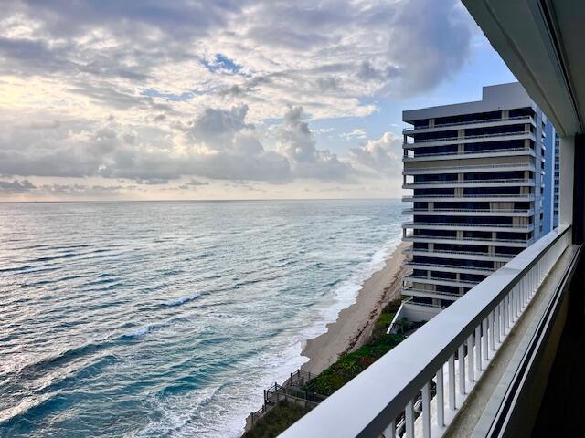 5280 N Ocean Drive 8b