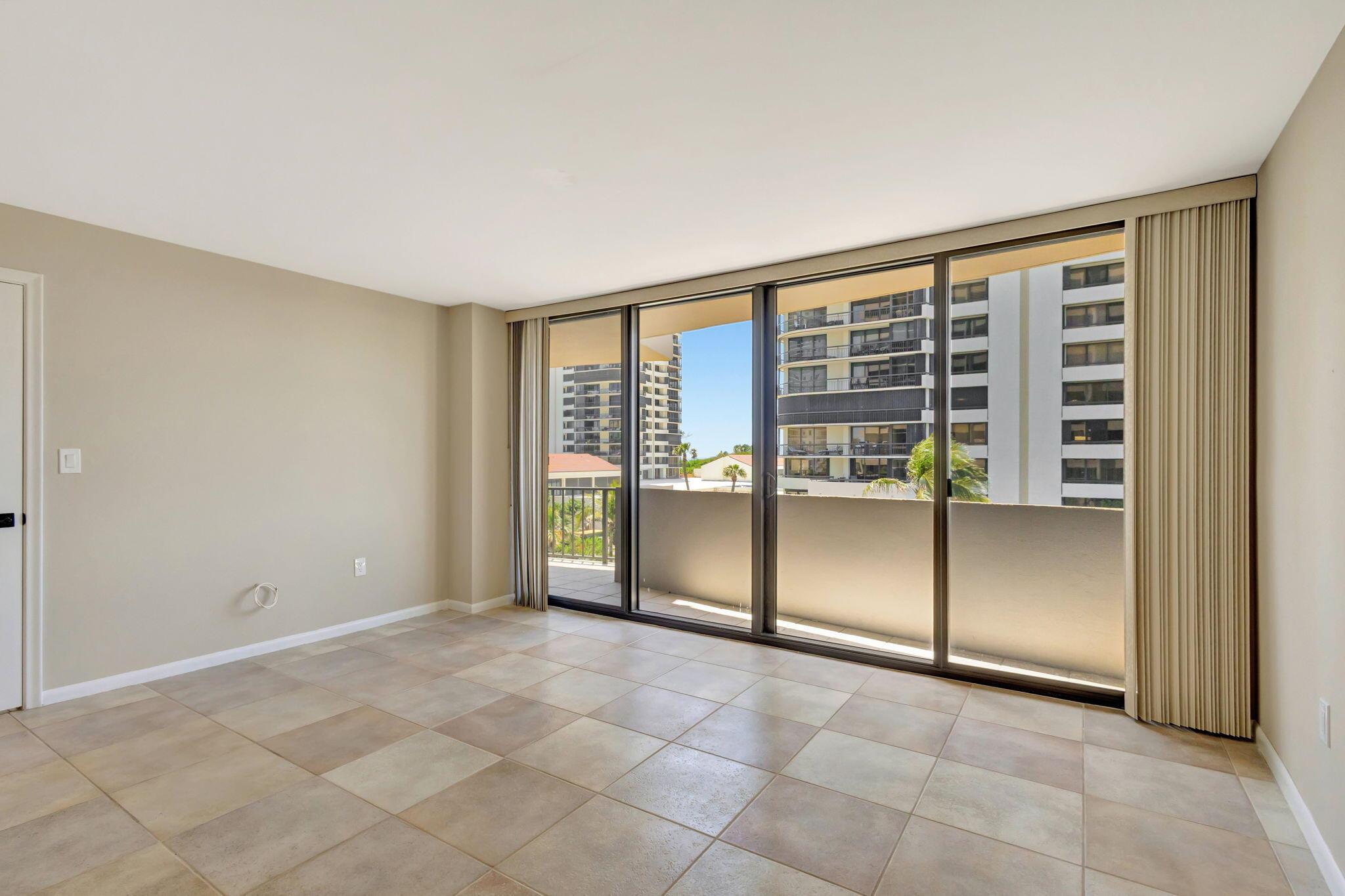 4200 N Ocean Drive 2-303