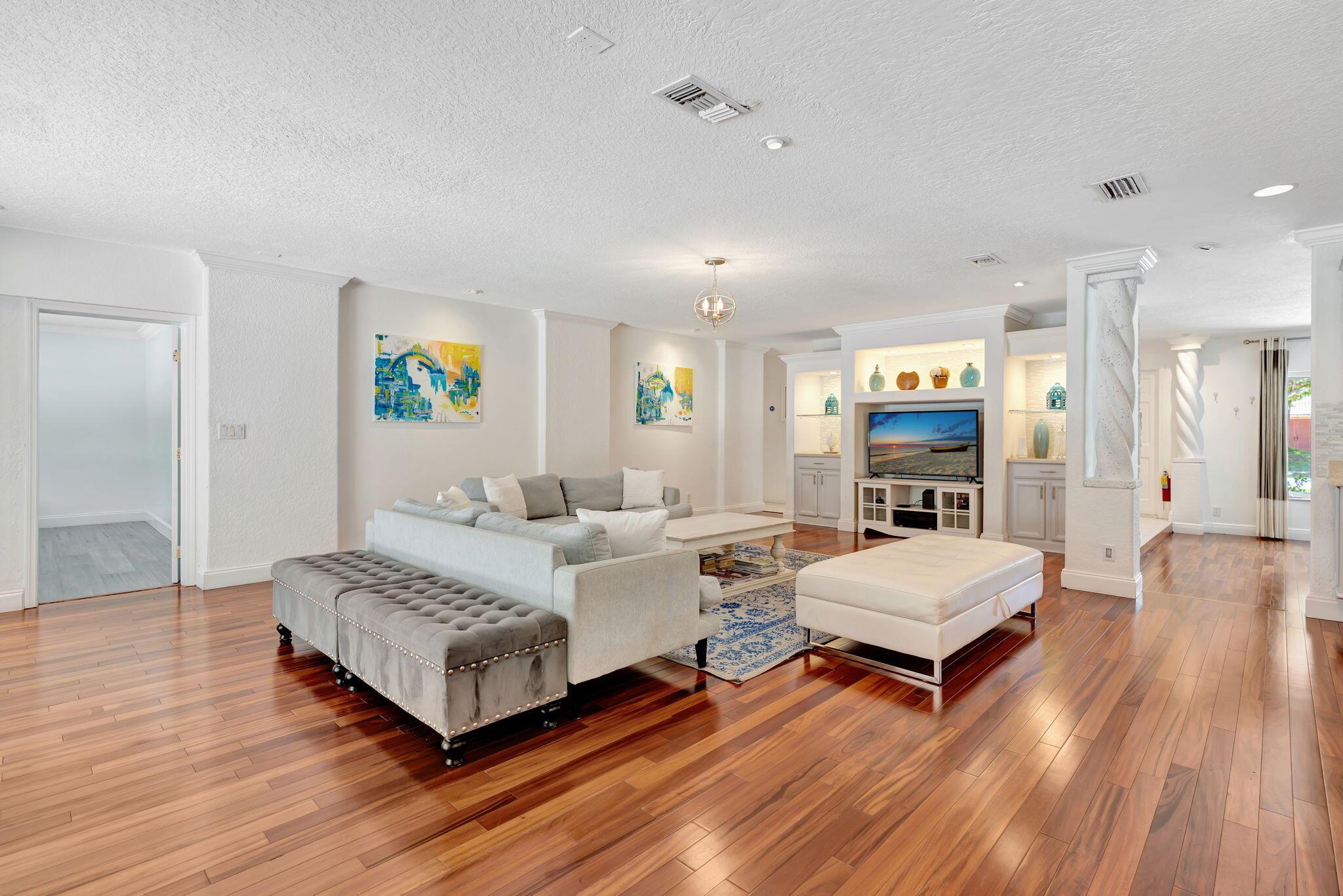 2561 Pepperwood Circle