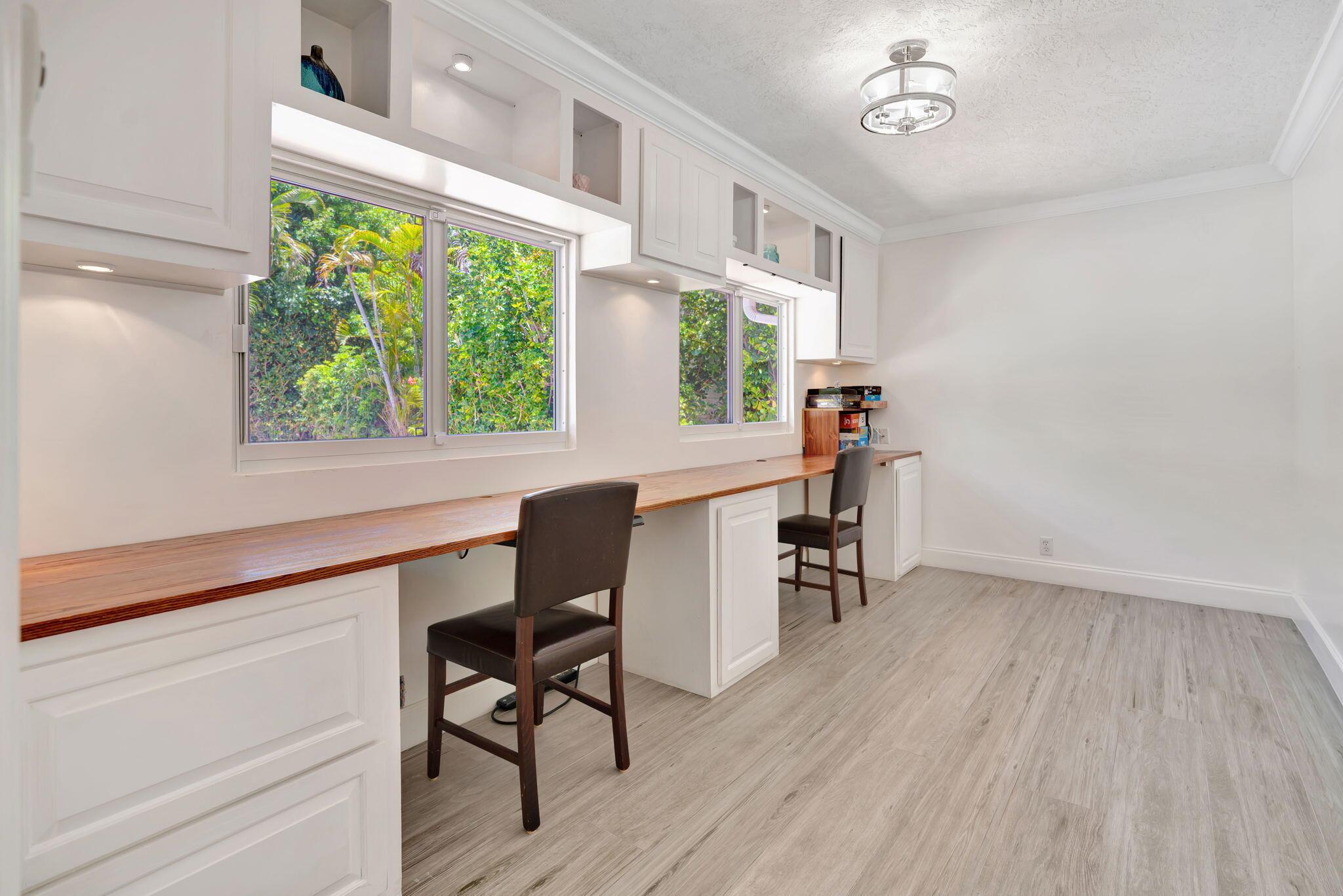 2561 Pepperwood Circle