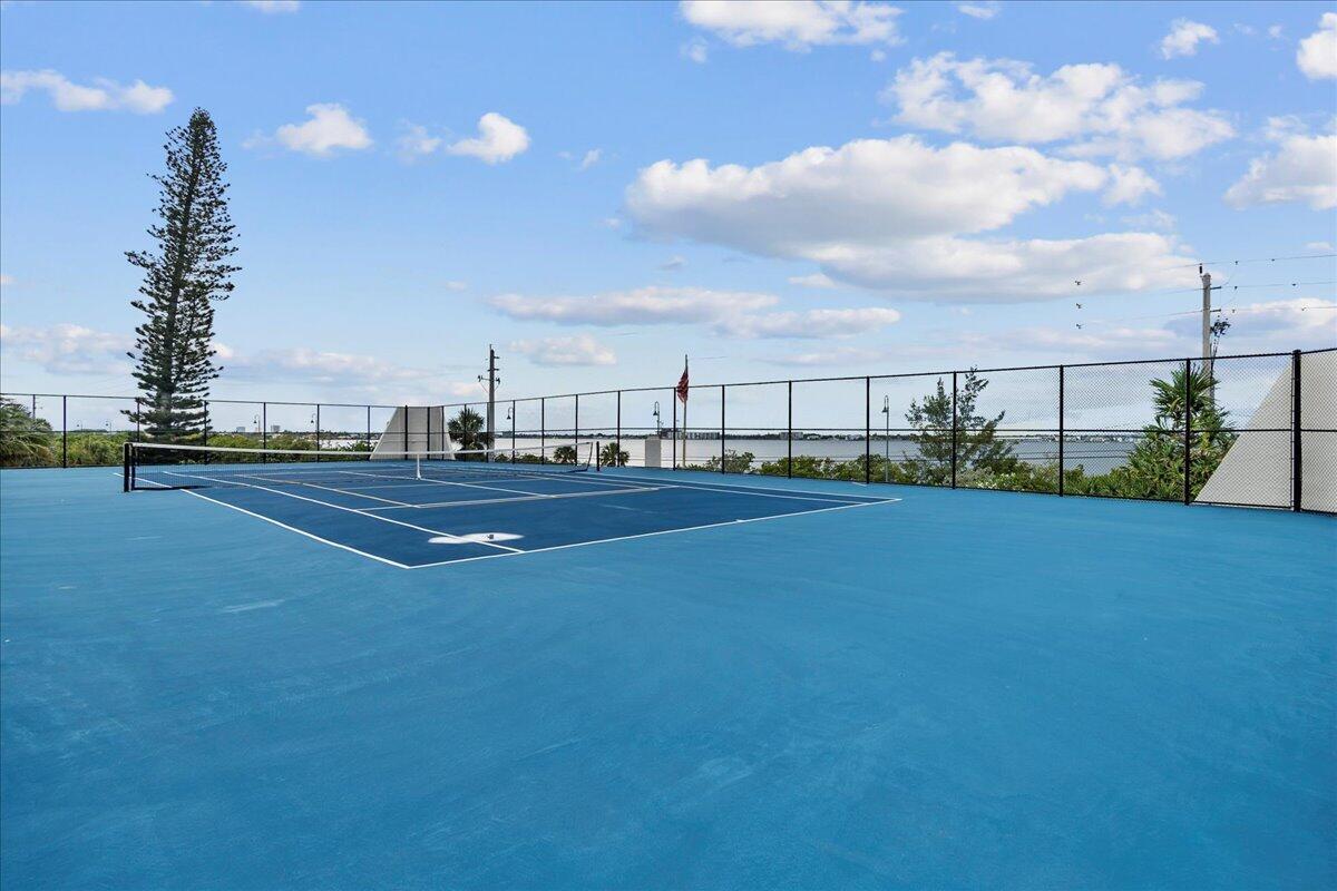 5420 N Ocean Drive 903