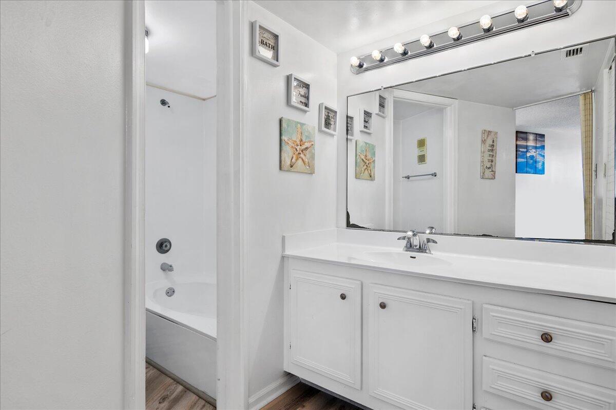 5420 N Ocean Drive 903