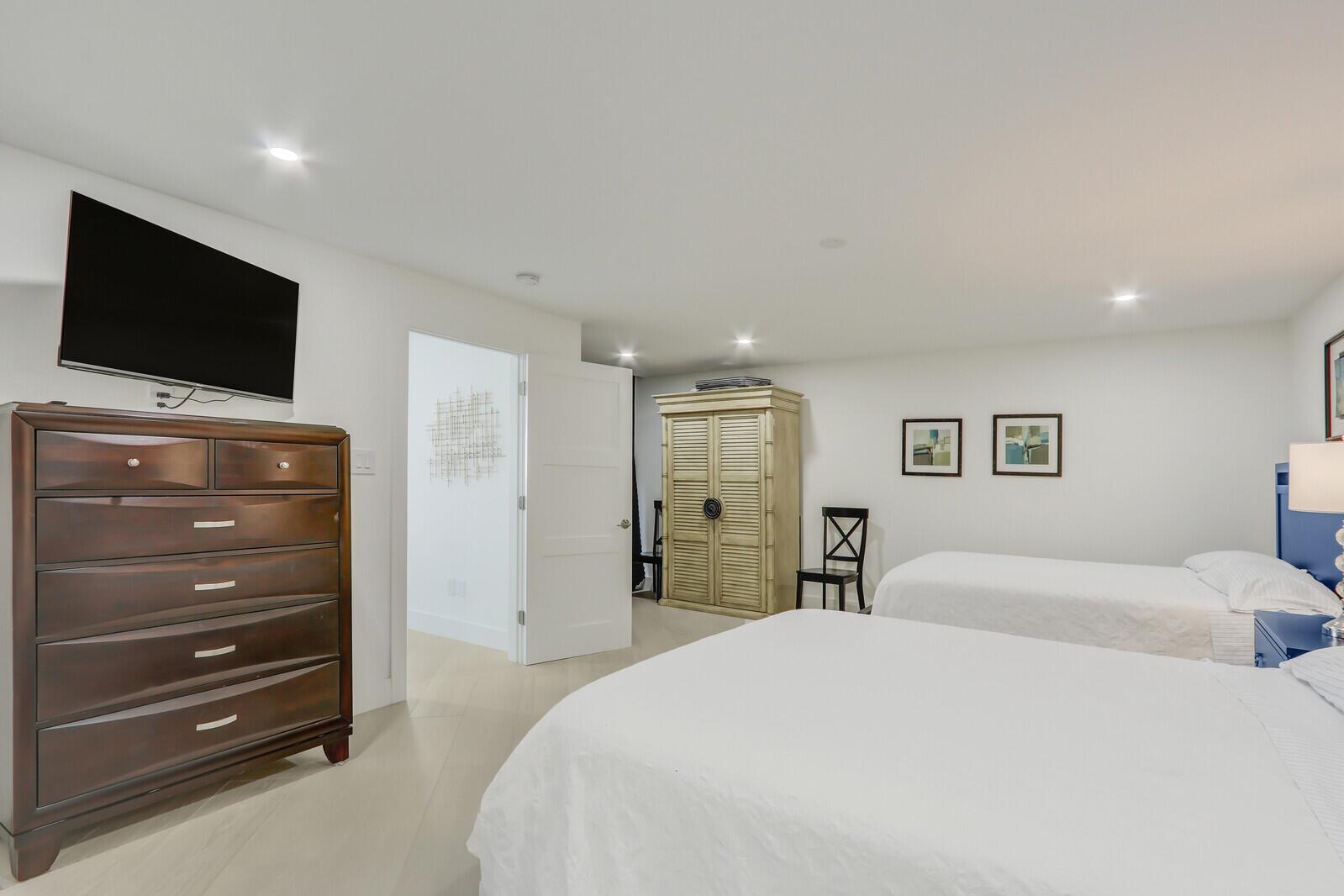 5380 N Ocean Drive 17e