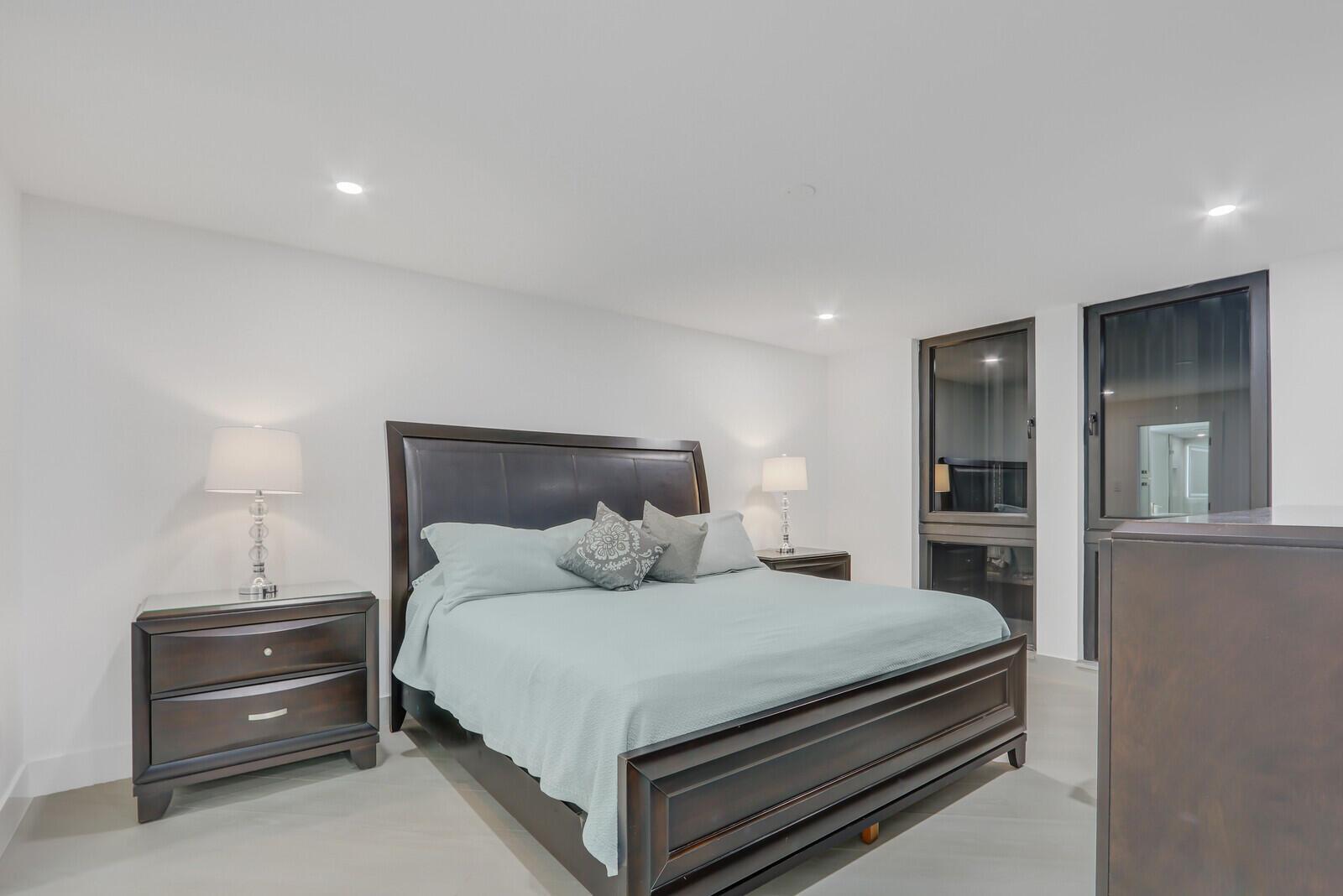 5380 N Ocean Drive 17e