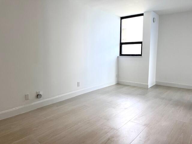 5280 N Ocean Drive 7b