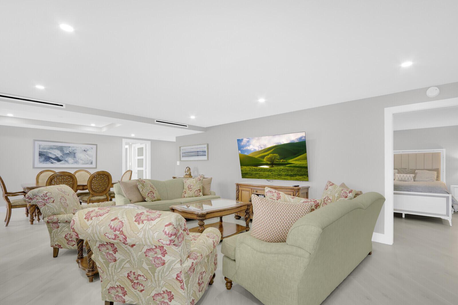 5380 N Ocean Drive 9a