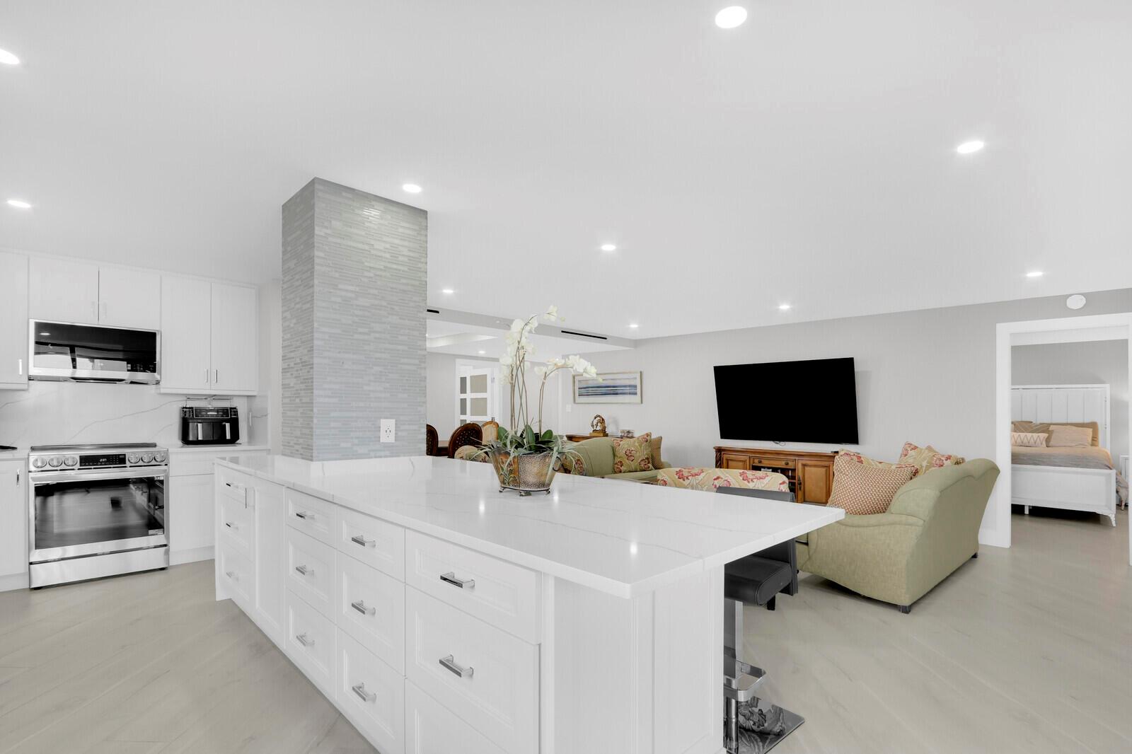 5380 N Ocean Drive 9a