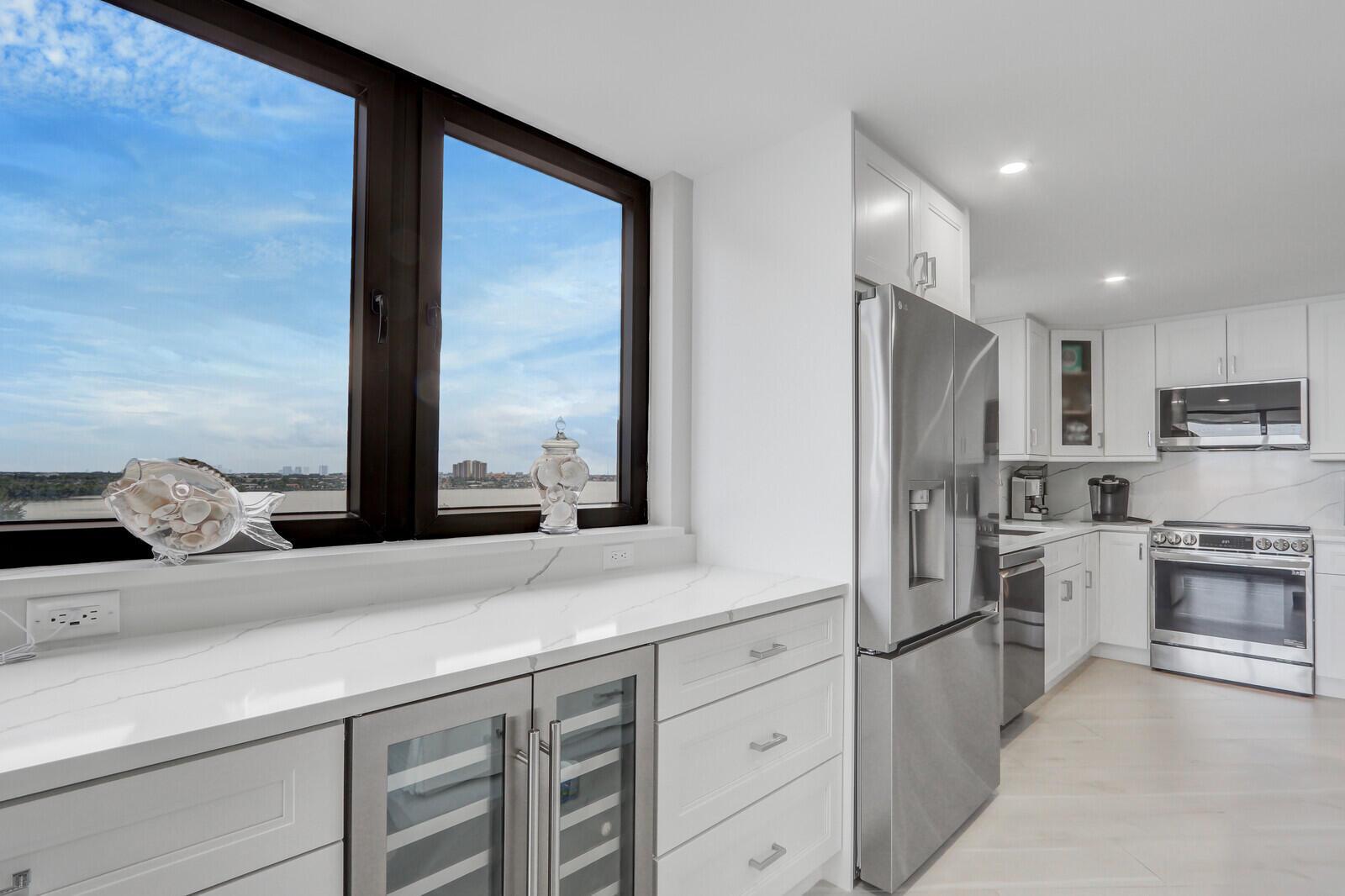 5380 N Ocean Drive 9a