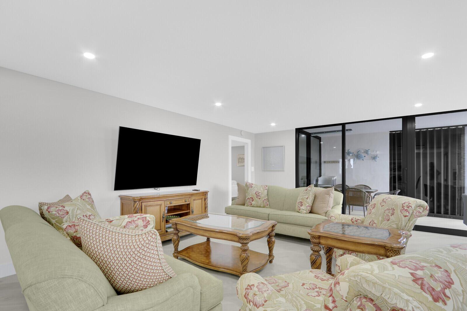 5380 N Ocean Drive 9a