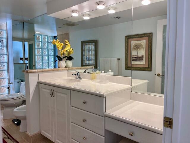 4000 N Ocean Drive 1702