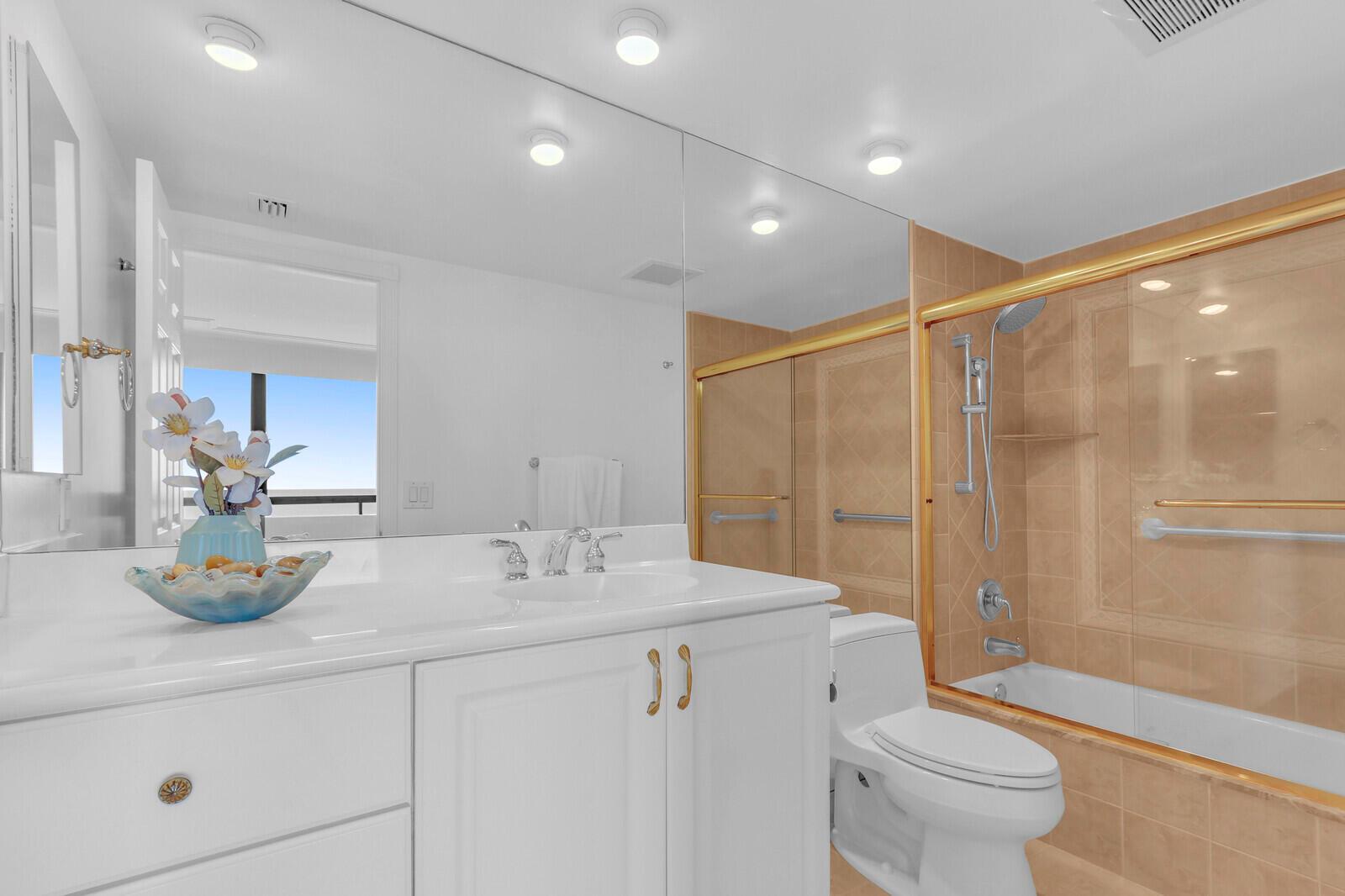 4000 N Ocean Drive 1702