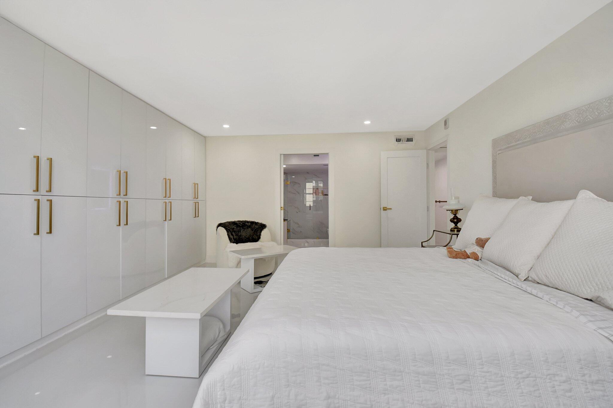 5440 N Ocean Drive 1002