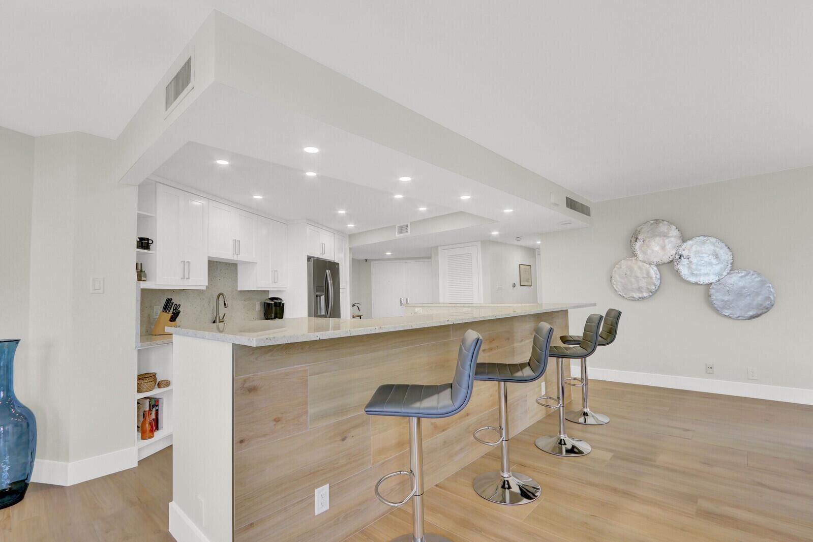 5420 N Ocean Drive 506