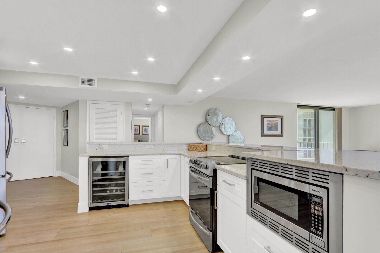 5420 N Ocean Drive 506