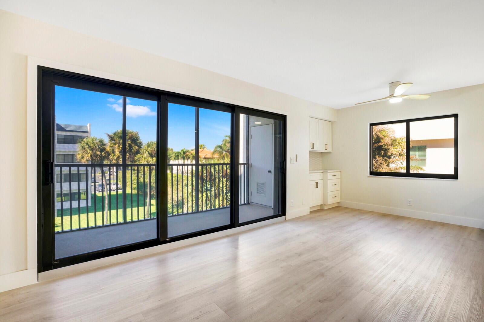 1605 S Us Highway 1 A308