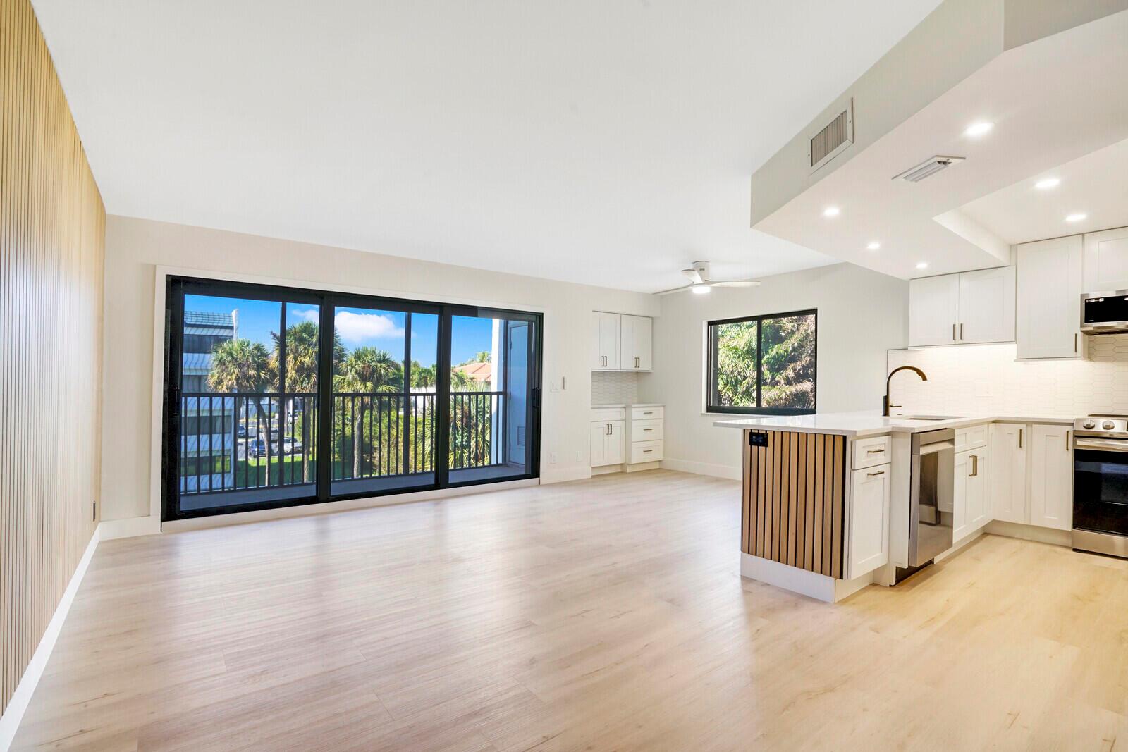 1605 S Us Highway 1 A308