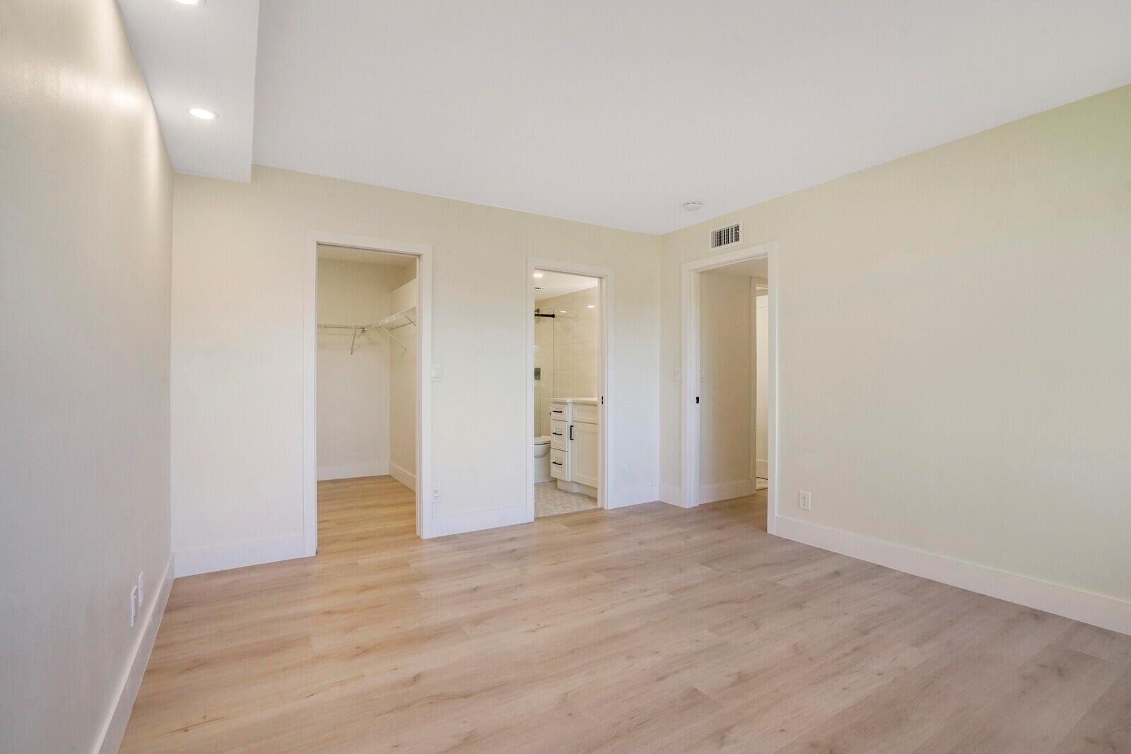 1605 S Us Highway 1 A308