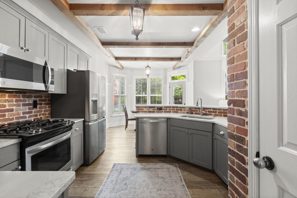 6820 Little Fox Trail