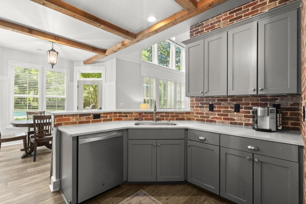 6820 Little Fox Trail