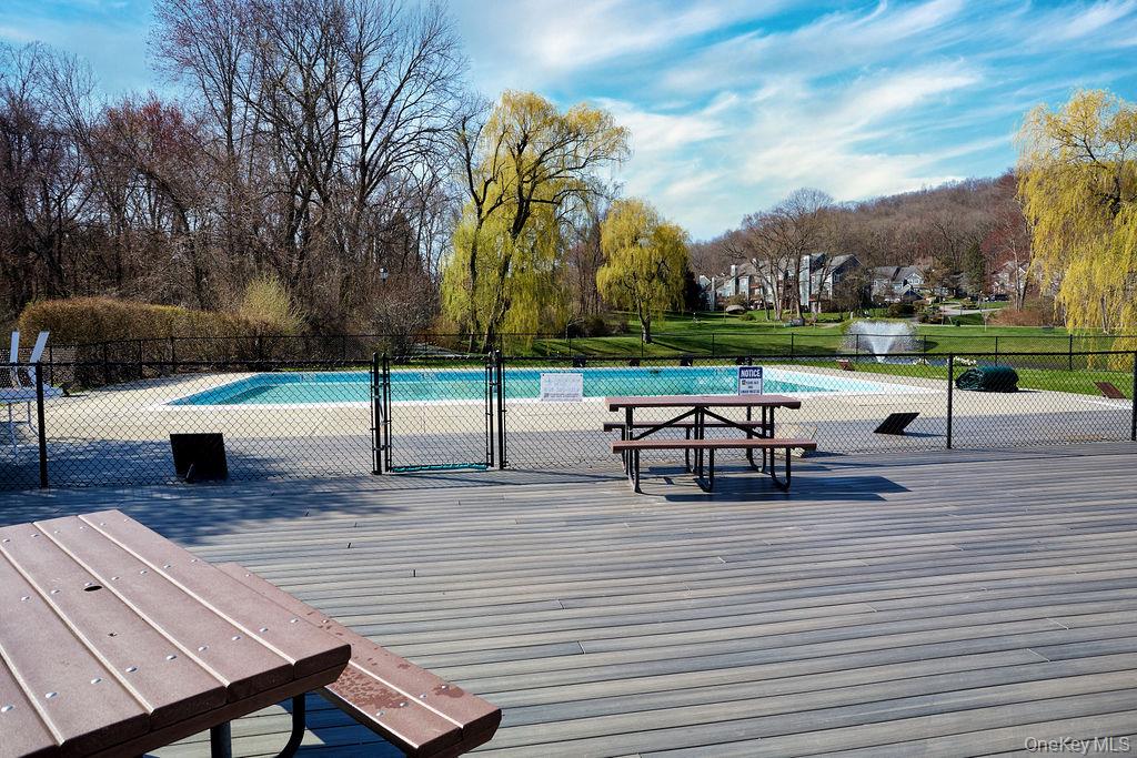 406 Bentley Court