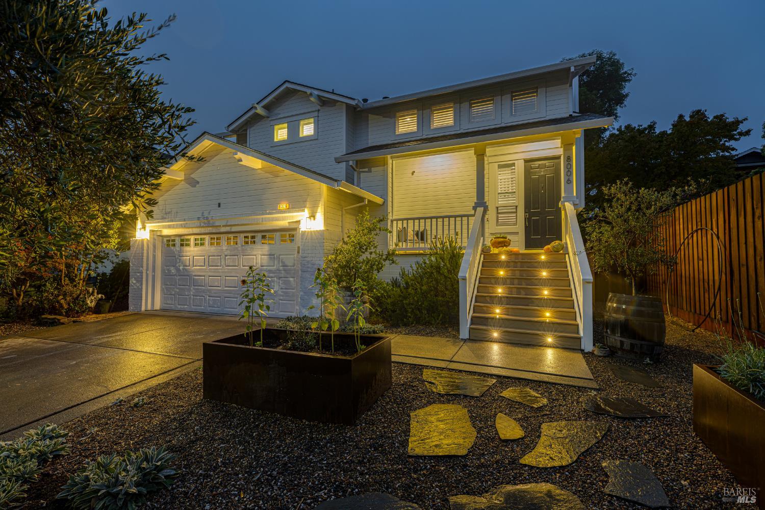 8006 Manor Court