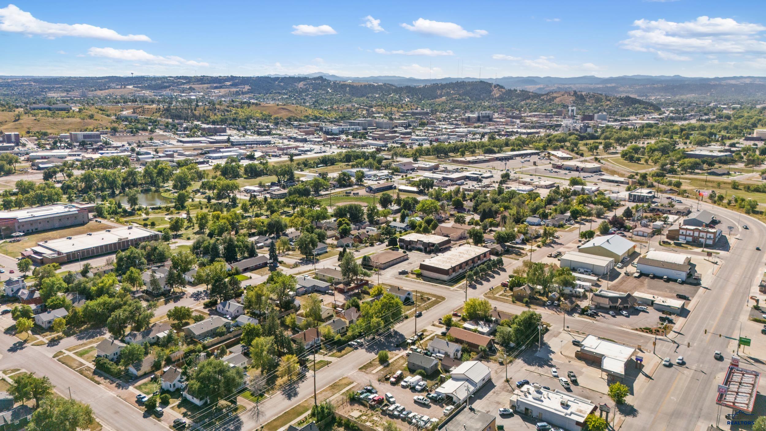 305 E DENVER