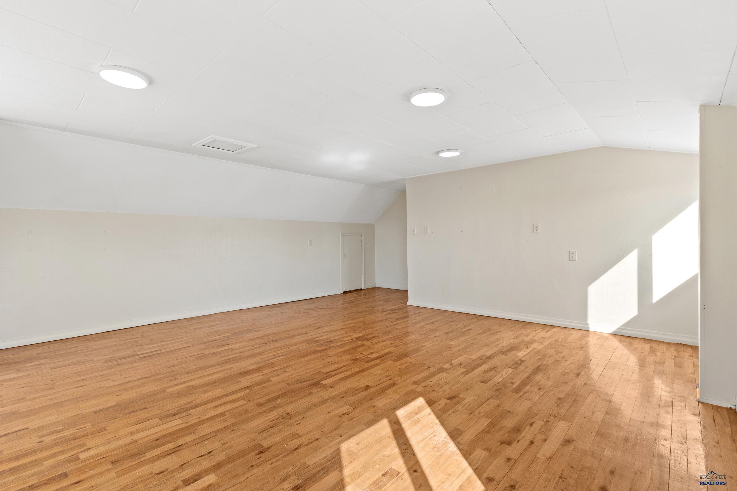 305 E DENVER