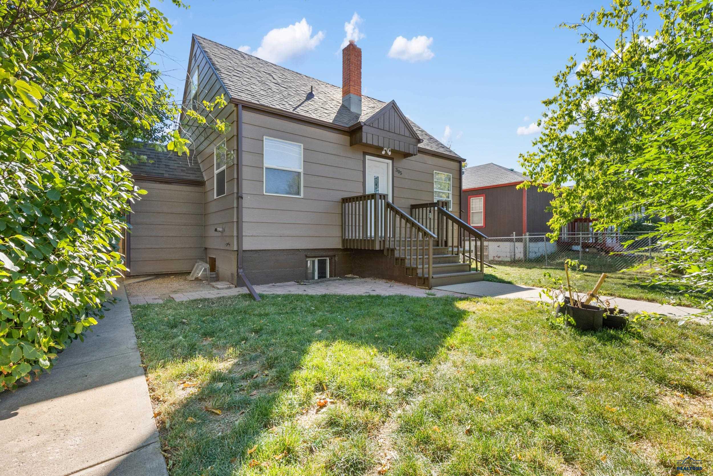 305 E DENVER