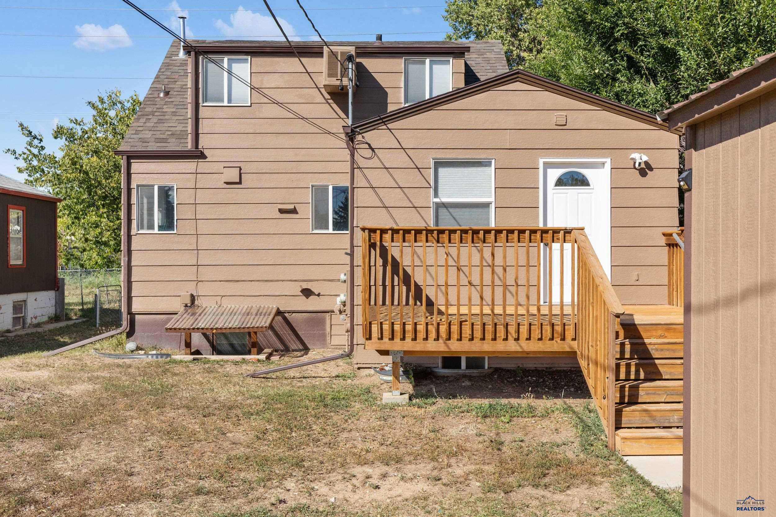 305 E DENVER